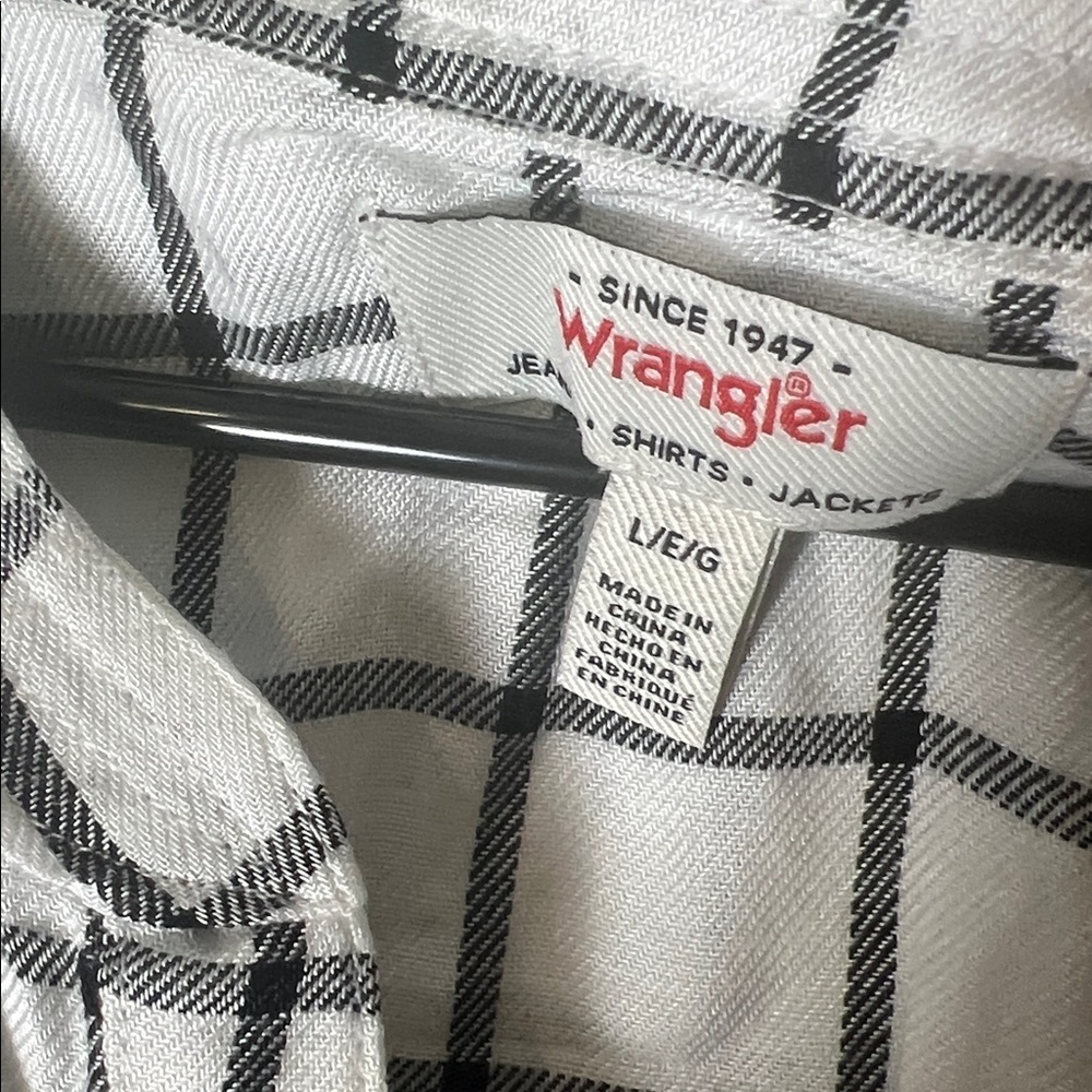 Wrangler Black and White Grid Blouse size Large - Picture 4 of 5